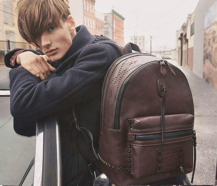 Coach - купить оригинальные аксессуары бренда в Москве